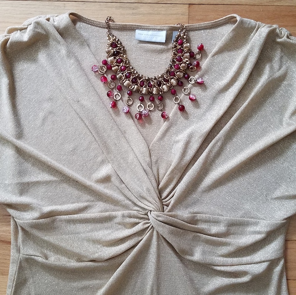 New York &Compaby Gold Shimmer V-Neck Ruched Top-Large